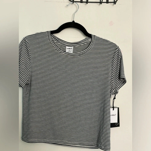 J.O & Co navy and white stripped short sleeve‎ crop t shirt NWT size Medium - Picture 1 of 5